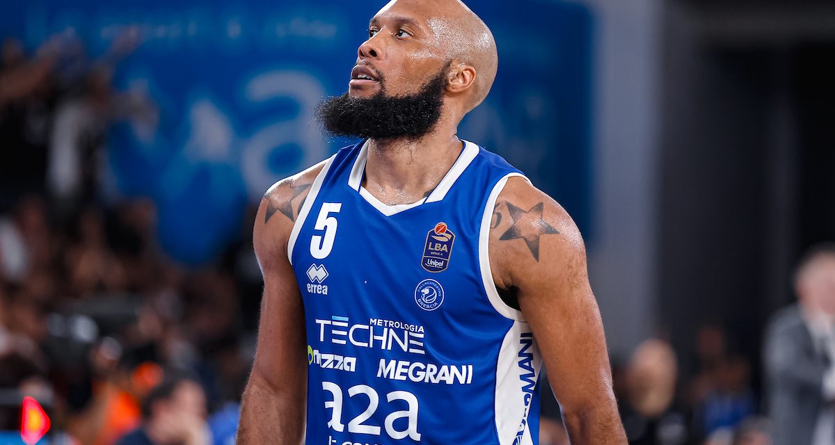 NAPOLI, OCCHI SU DOWE E WATSON, NEL MIRINO ANCHE ULANEO E CASARIN