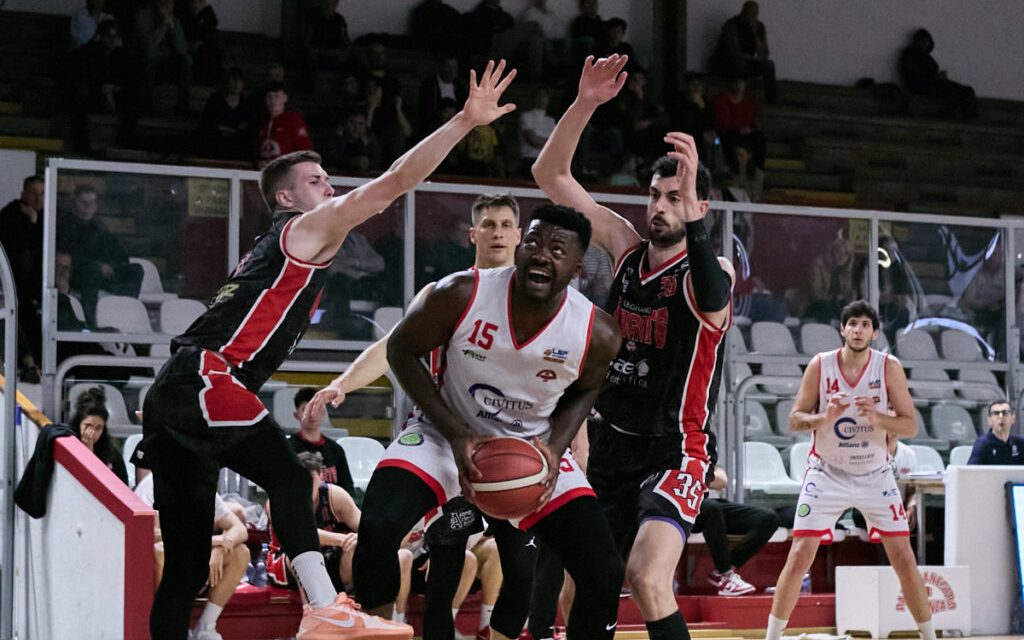 Latina si rinforza con l’arrivo di Curtis Nwohuocha