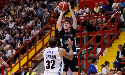 Dennis Badalau lascia l’Aquila Trento: nel suo futuro c’è il College