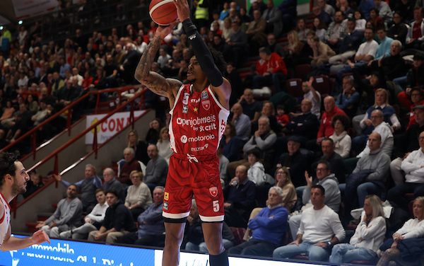 Varese, risoluzione consensuale con Justin Gray