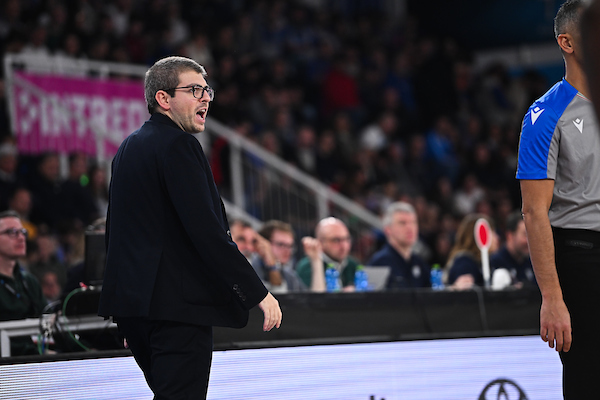 BM POST MATCH/ Brescia, Cotelli: “Siamo stati bravi a ricompattarci nell’ultimo quarto e a giocare più da squadra”. Treviso, Rossi: “Fa male, ma siamo sulla strada giusta”