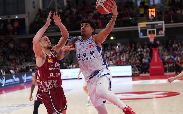 Vanoli Cremona, firmato Sasha Grant