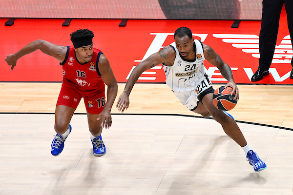 Bayern Monaco, ufficiale la firma di Isiaha Mike