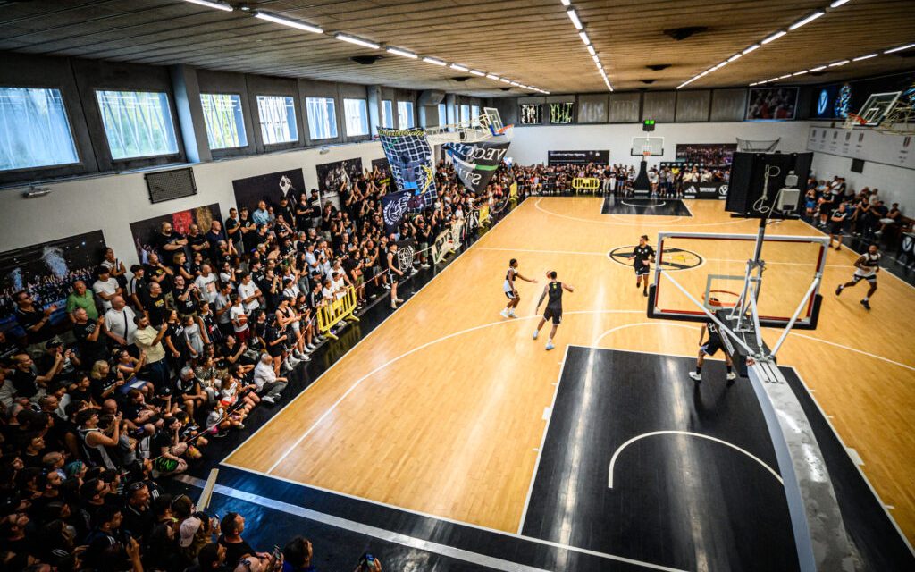VIRTUS BOLOGNA, IL RADUNO CON I TIFOSI ED IL PRIMO ALLENAMENTO. NEI PROSSIMI SI GIORNI SI AGGREGHERÀ DAVID MCCORMACK