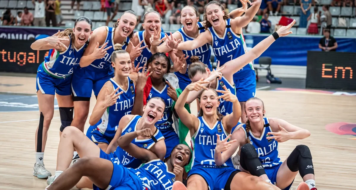 BM AZZURRO/ Europeo U20F: è ancora storia per l’Italbasket: le azzurrine U20 portano a casa un bronzo nella vittoria 51-84 contro la Svezia – di Ilaria Tubia