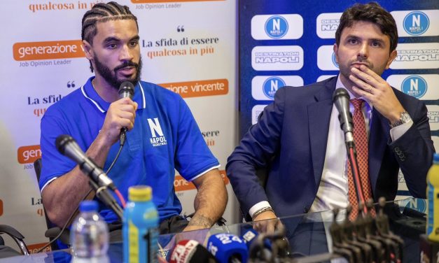 Napoli, presentato Naz Mitrou-Long: “Porterò in questa squadra leadership, carisma e disciplina”