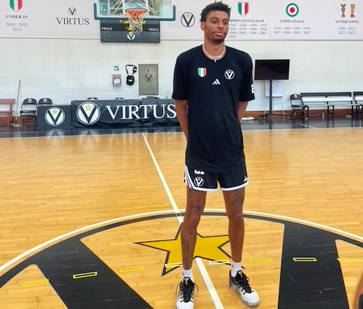VIRTUS BOLOGNA, DERRICK ALSTON JR SI PRESENTA: “IN QUESTI PRIMI GIORNI SI STA CREANDO UNA BUONA CHIMICA. È UN ONORE ESSERE QUI”