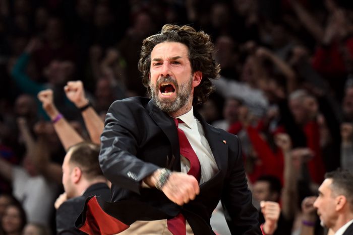 BM DA EUROLEAGUE / UNA STELLA ROSSA TRASFORMATA SCONFIGGE I CAMPIONI DEL FENERBAHÇE AD ISTANBUL – DI MATTEO CAZZULANI