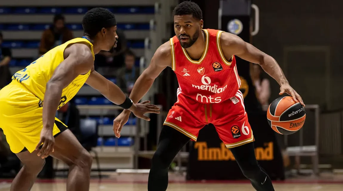 BM DA EUROLEAGUE / LA STELLA ROSSA ALLA SETTIMA VITTORIA DI FILA: MACCABI TEL AVIV SCONFITTO ‘IN TRASFERTA’ ALLA ALEKSANDER NIKOLIĆ ARENA – DI MATTEO CAZZULANI