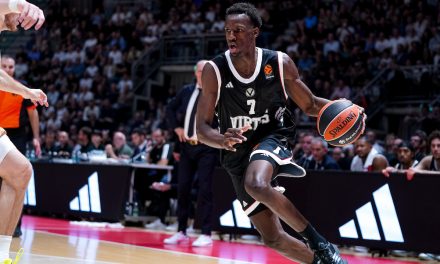 VIRTUS, SALIOU NIANG SI RACCONTA A BLACK AND WHITE: “SIAMO UNA SQUADRA MOLTO UNITA”