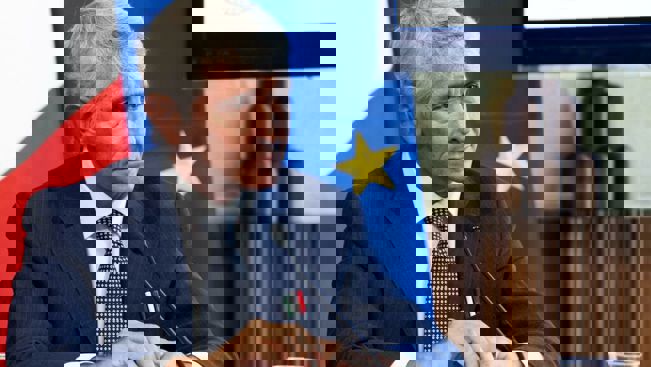 Il ministro Abodi sull’assalto del pullman dei tifosi di Pistoia: “Come è possibile morire mentre si torna a casa dopo una partita di basket?”