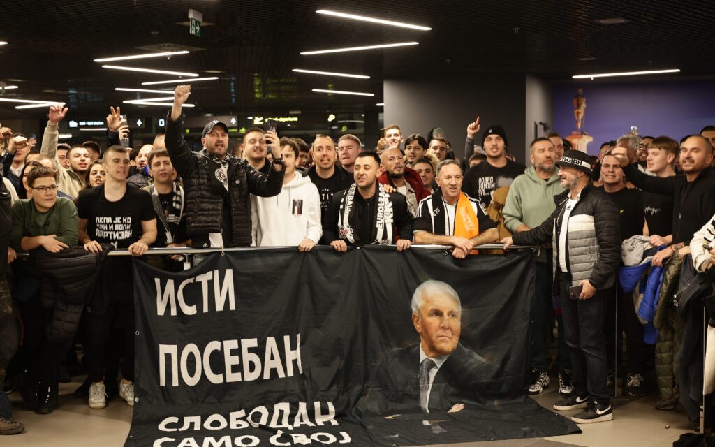 SPECIALE BM / ŽELJKO OBRADOVIĆ ACCOLTO TRIONFALMENTE DAI TIFOSI BIANCONERI IN AEROPORTO – DI MATTEO CAZZULANI