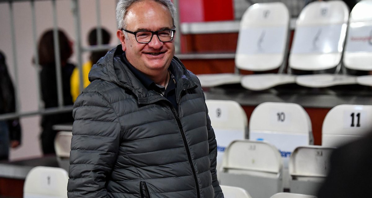 BM ANTEPRIMA A2/ PINO SACRIPANTI: “LA RICETTA PERFETTA PER I GIOVANI NON PUO’ ESSERCI, MA DOVREMMO INCHINARCI AL MODO DI LAVORARE CHE HANNO IN NCAA. L’A2 SPERO POSSA DIVENTARE UN CAMPIONATO DI FORMAZIONE PER LORO.” – DI ALESSIO APICELLA