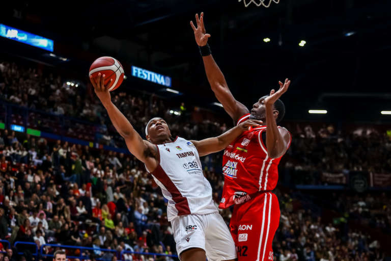 FOCUS BM/ BIG MAN LBA: NOTAE, DURHAM E COLE, UNA POLTRONA PER TRE – DI ALVISE BALDAN