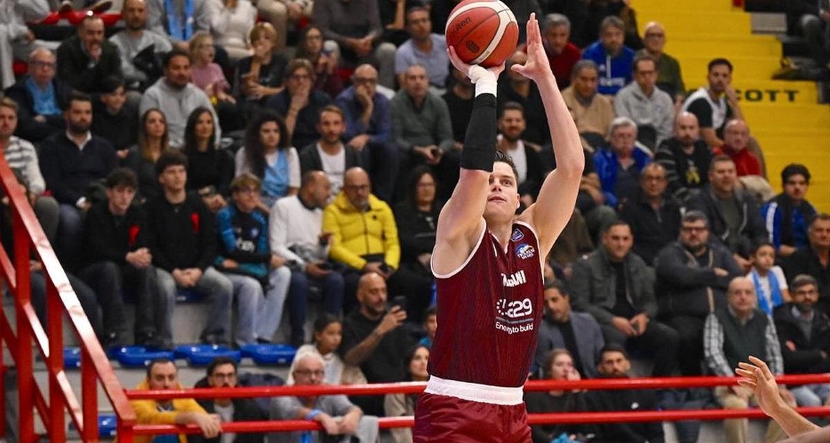 BM on LBA/Trapani resiste alla furia di Napoli, all’Alcott Arena i granata passano 90-97 di Elio De Falco