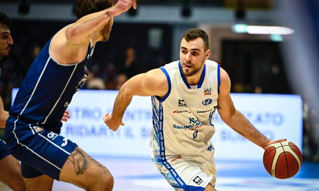 BM ON A2/ BERGAMO LA STRAPPA CON LE UNGHIE E CON I DENTI, FLATS SERVICE FORTITUDO ATTACCO A SALVE: FINISCE 65-56 – DI CHIARA MORBIO