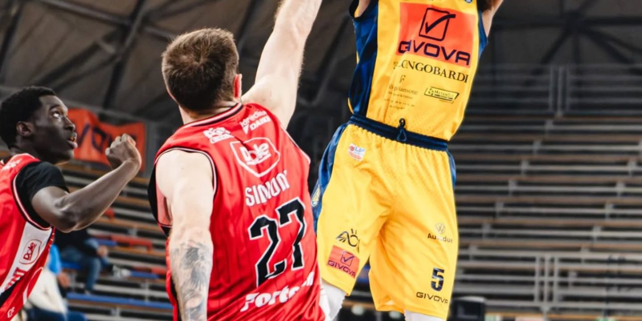BM ON A2/ Scafati vince il derby grazie al duo Walker – Caroti e rilancia le proprie ambizioni – di Pietro Luigi D’Amico