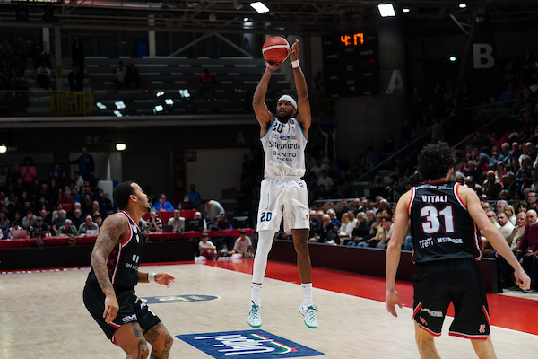 BM ON LBA/ Cantù torna al successo, sconfitta Reggio Emilia (78-79) – di Riccardo Rocchi