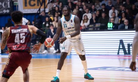 La Pallacanestro Cantù ospita Trento al PalaDesio, coach De Raffaele: “Sarà una partita molto difficile”