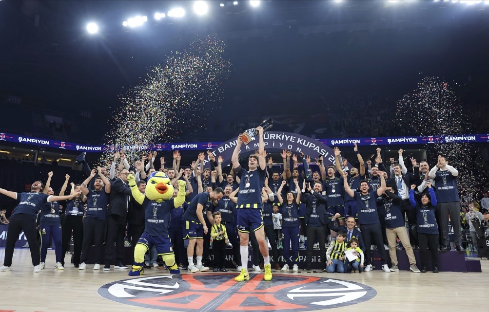 BM SULLE STRADE D’EUROPA / TURCHIA: IL FENERBAHCE BATTE IL BESIKTAS E SI AGGIUDICA LA TERZA COPPA DI TURCHIA CONSECUTIVA – DI ALVISE BALDAN