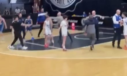 Follia nella European Basketball League a Roma: un genitore scende in campo e sferra un pugno ad un ragazzo durante una partita di U14