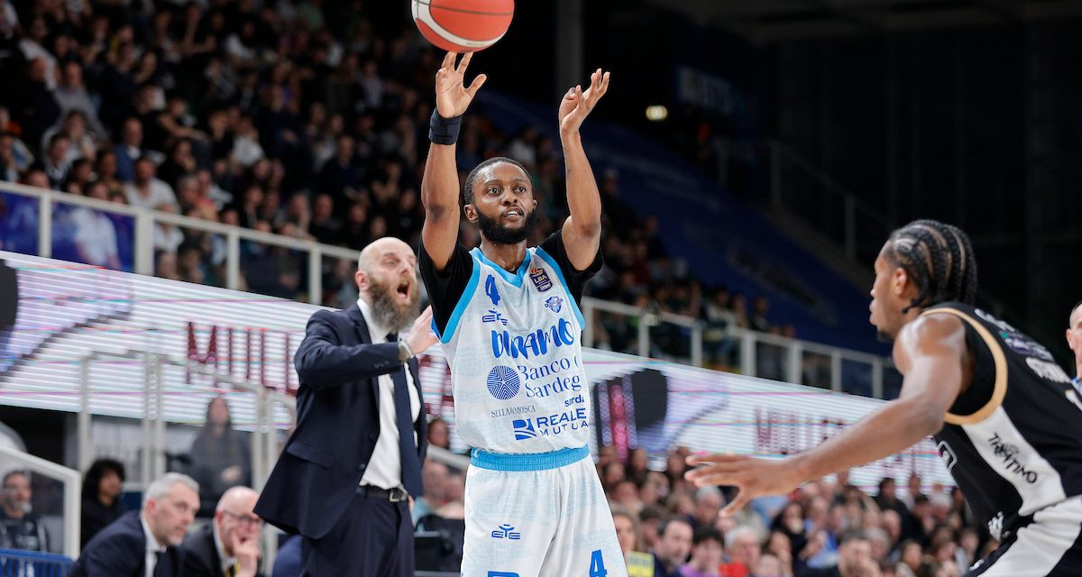 BM DA LBA/ Sfida ad alta tensione con mille cambi sul vantaggi, ma in overtime con il brivido passa Sassari 96-99 a Trento – di Ilaria Tubia
