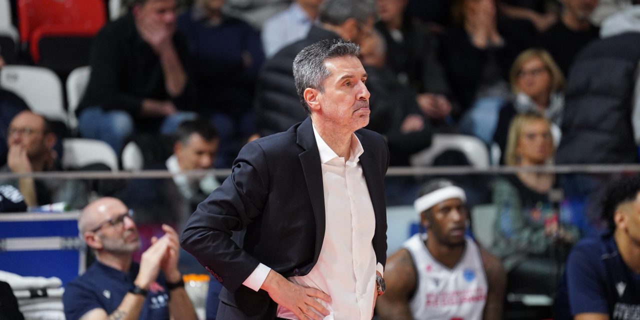La Pallacanestro Reggiana vola in Sardegna per la sfida con Sassari, coach Priftis: “Dobbiamo salvarci il prima possibile”