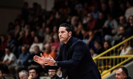 Famila Basket Schio, ufficiale l’addio di coach LaPeña: Dikeoualakos torna sulla panchina veneta