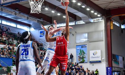 BM ON LBA/ Reggio Emilia risorge dal -16, Sassari viene beffata nel finale (99-102) – di Valerio Laurenti