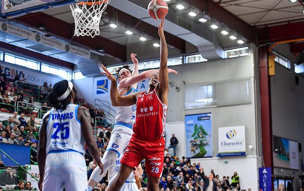 BM ON LBA/ Reggio Emilia risorge dal -16, Sassari viene beffata nel finale (99-102) – di Valerio Laurenti
