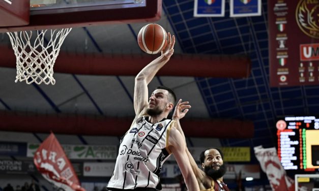 BM DA LBA/ LE PAGELLE: Con Jogela e il duo play Trento conquista ancora Venezia 87-106 – di Ilaria Tubia