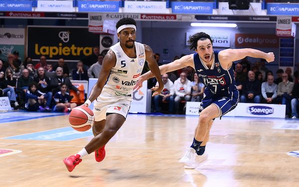 Avellino Basket, la dirigenza corre ai ripari dopo l’infortunio di Mussini: accordo con Blake Francis