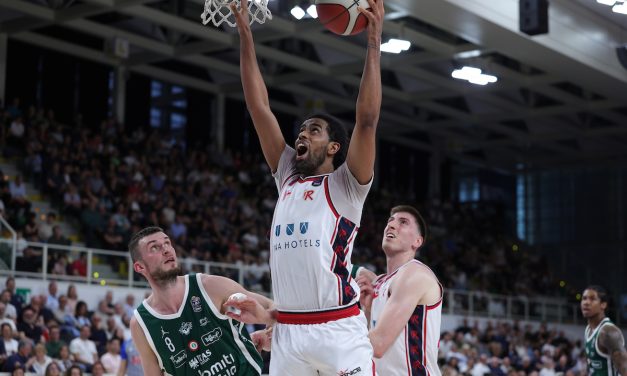 BM ON LBA/Una squadra è in missione per i playoff, l’altra sembra già appagata dal percorso europeo: a Trento va in scena un no-game, Reggio Emilia straccia l’Aquila – Di Massimo Furlani