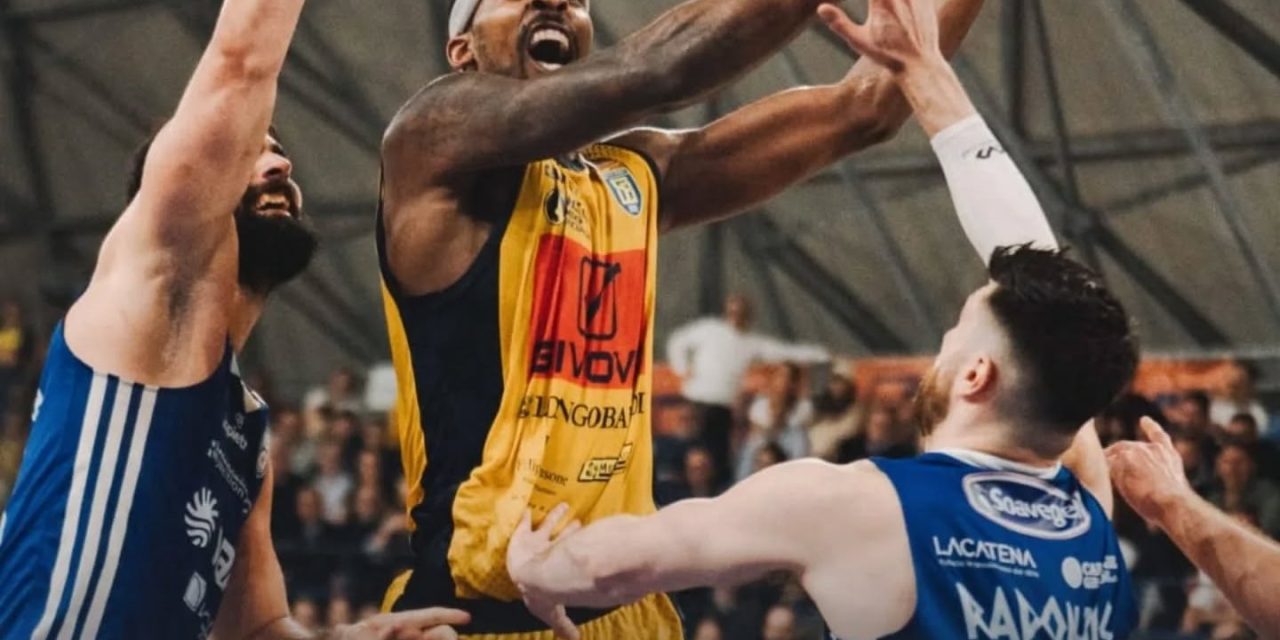 BM ON A2/ SCAFATI METTE LA SESTA DI FILA, BATTUTA BRINDISI IN UN PALAMANGANO INFUOCATO – DI ALESSIO APICELLA