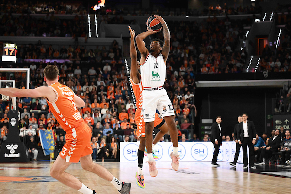 BM DA Euroleague/ Le Pagelle: Montero e Badio i trascinatori del Valencia, decisivo anche Kameron Taylor. Brooks e Shields non salvano Milano – di Valerio Laurenti