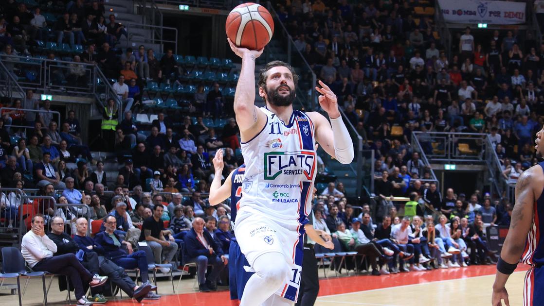 BM MERCATO A2/ FLATS SERVICE FORTITUDO, PANNI IN POLE MA SI TRATTA ANCORA. SPUNTA MASTELLARI COME ALTERNATIVA