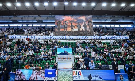 BM ANTEPRIMA LBA / SASSARI ALL’ULTIMA SPIAGGIA CONTRO LA VIRTUS CHE VUOLE BLINDARE IL PRIMO POSTO. PER BRESCIA E MILANO INSIDIE FUORI CASA. REGGIO EMILIA SULLE ALI DELL’ENTUSIASMO ANCORA IN CASA CON NAPOLI – DI EDOARDO TAMBA