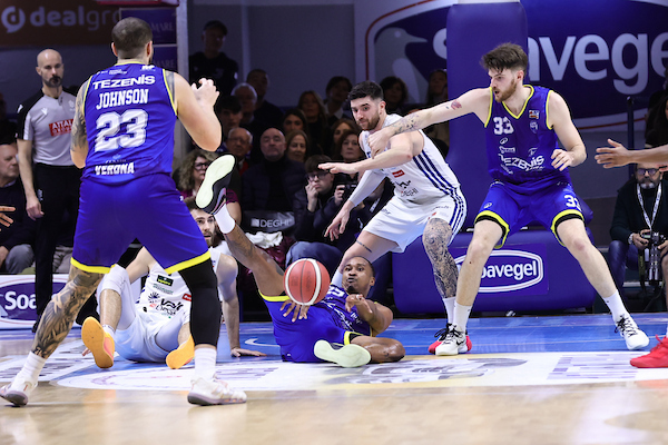 Focus BM/Playoff A2, Verona-Brindisi: tra caos e riscatto, la sfida più imprevedibile – di Stefano Marinaro