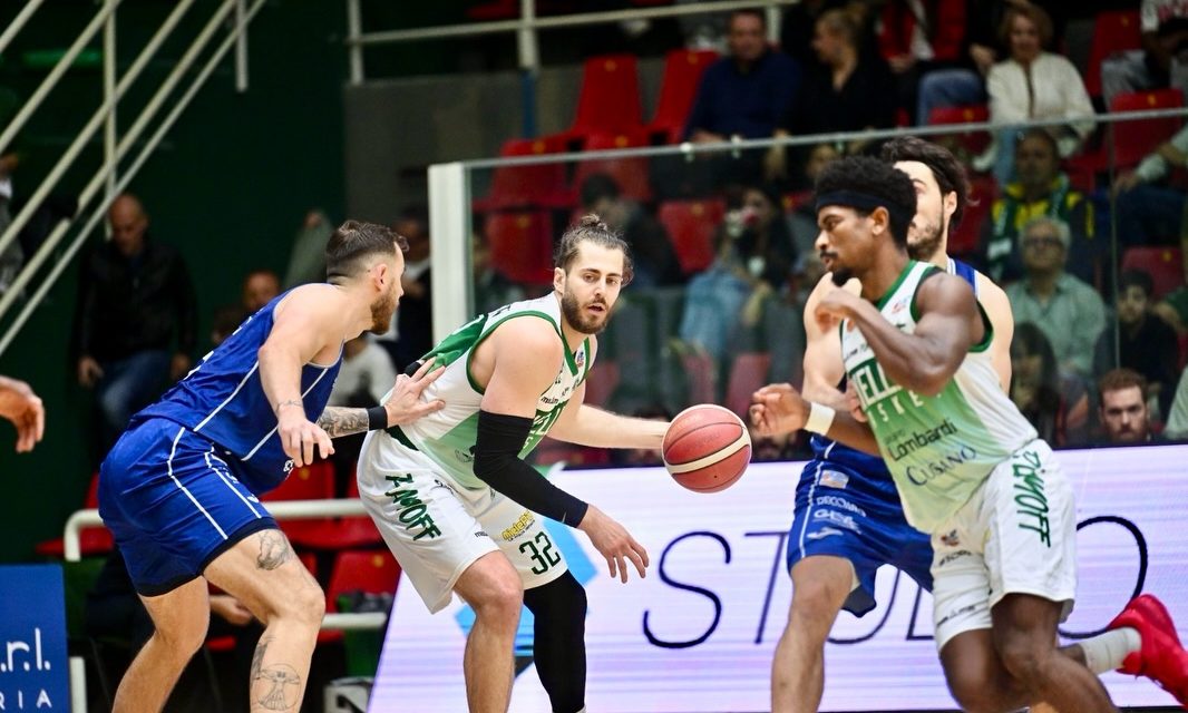 BM ON A2/ La serie torna al Paladozza: Avellino batte ancora la Fortitudo – di Alessandro di Bari