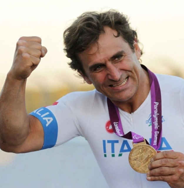 E’ scomparso Alex Zanardi a 59 anni: ex pilota di Formula 1 ed atleta paralimpico, simbolo di coraggio, lotta e resilienza