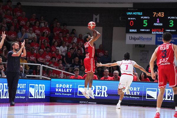 BM ON LBA/ I Top e Flop: Milano trascinata da Brooks e Bolmaro sconfigge Reggio Emilia anche in gara 3 (72-84) e vola in semifinale. Alla squadra di Priftis non basta un grande Rossato  – di Riccardo Rocchi
