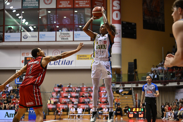 BM ON LBA/ La Vanoli Cremona firma l’impresa, sconfitta una combattiva Trieste (89-94)
