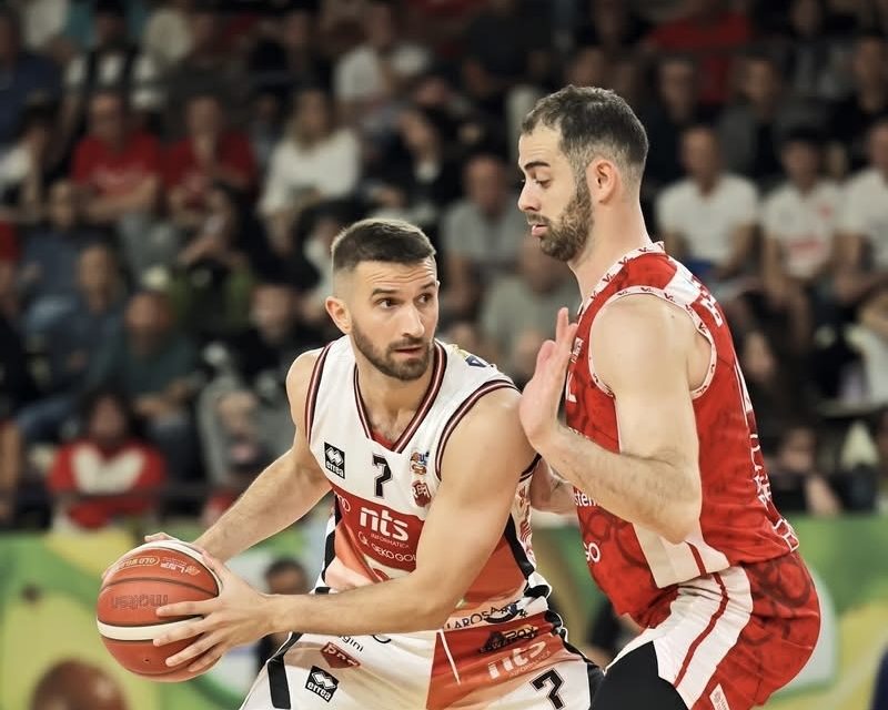 BM ON A2 / Rimini-Pesaro, le pagelle di gara 4: Tambone e Johnson eroici, Tomassini stecca sul più bello – di Matteo Parma