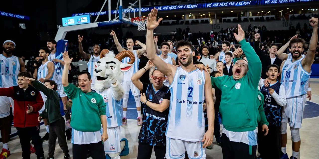 BM SULLE STRADE D’EUROPA / TURCHIA: SECONDO KO CONSECUTIVO PER IL GALATASARAY DI POZZECCO E CONTINUA A VINCERE IL TURK TELEKOM – DI ALVISE BALDAN