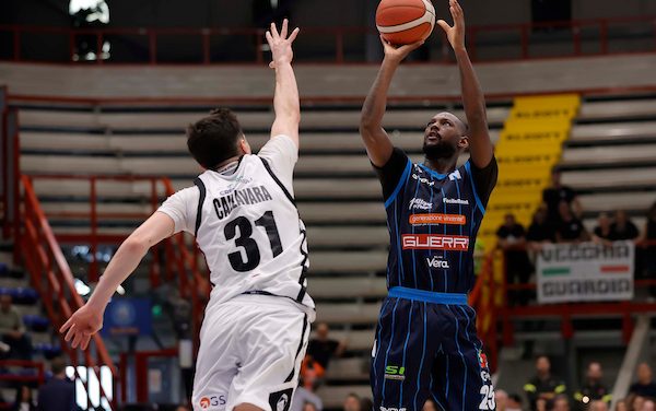 BM ON LBA/ Napoli conclude il campionato con il sorriso, Udine travolta (98-71)