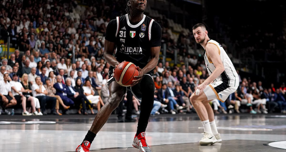BM ON LBA/ LA VIRTUS VEDE IL FONDO E POI GIOCA UNA QUARTO PERIODO STELLARE, ORA È SEMIFINALE: TRENTO BATTUTA 106-95