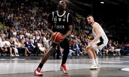 BM ON LBA/ LA VIRTUS VEDE IL FONDO E POI GIOCA UNA QUARTO PERIODO STELLARE, ORA È SEMIFINALE: TRENTO BATTUTA 106-95