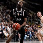 BM ON LBA/ LA VIRTUS VEDE IL FONDO E POI GIOCA UNA QUARTO PERIODO STELLARE, ORA È SEMIFINALE: TRENTO BATTUTA 106-95