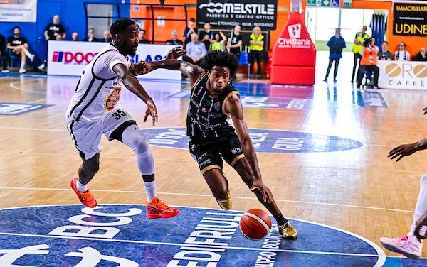 BM ON LBA / Trento riaccende la speranza, Udine KO 69-76 al Carnera di Elio De Falco
