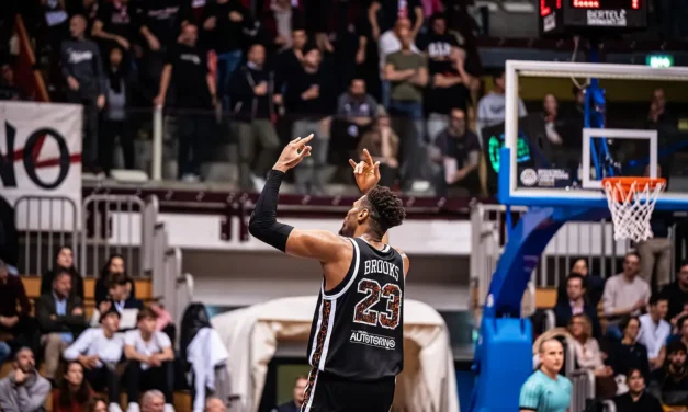 Pallacanestro Trieste, Jeff Brooks dice addio ai giuliani dopo due anni, il saluto della società: “Una volta biancorosso, per sempre biancorosso”